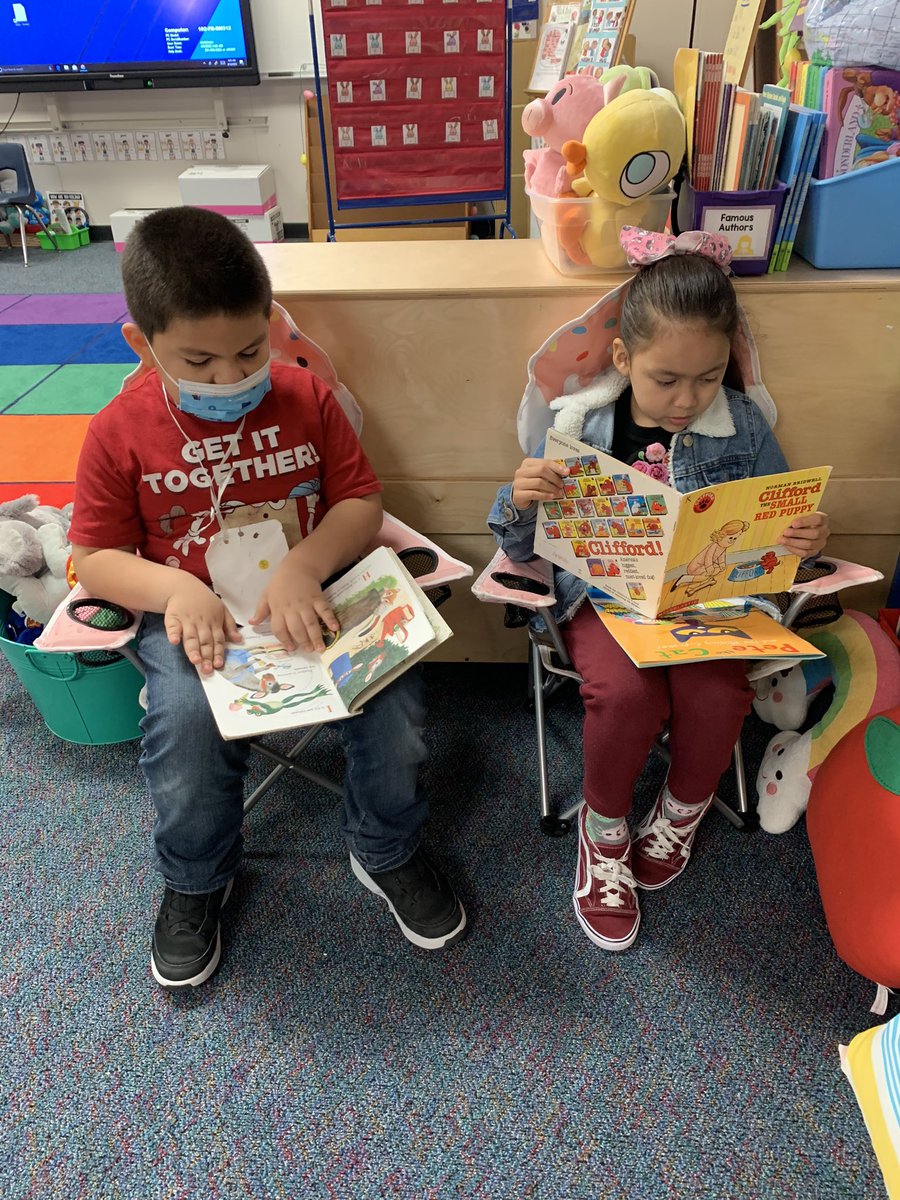 kinderfryes's tweet photo. Reading to our reading buddies for DEAR day! #AldineReads #GreatnessEmerging @Magrill_AISD @Magrill_LMC https://t.co/Ipax26M57j