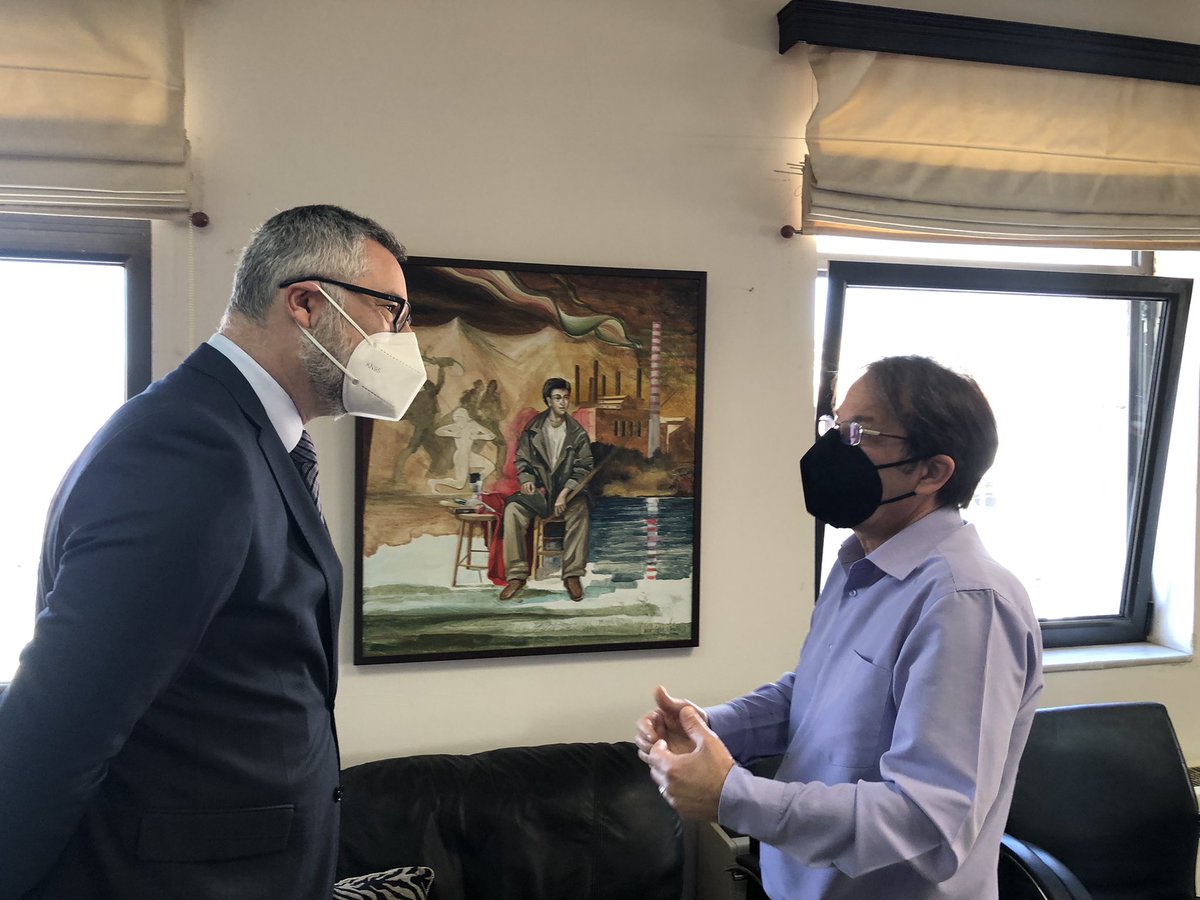 AusAmbAthens's tweet photo. Very pleased to meet with the Mayor of Drapetsona-Keratsini Christos Vrettakos &amp; his associates. So much history in this place, home to thousands of #MinorAsia refugees who arrived a century ago, so much culture, but also deep personal connections going back to my grandparents. https://t.co/nYUriI6BTD