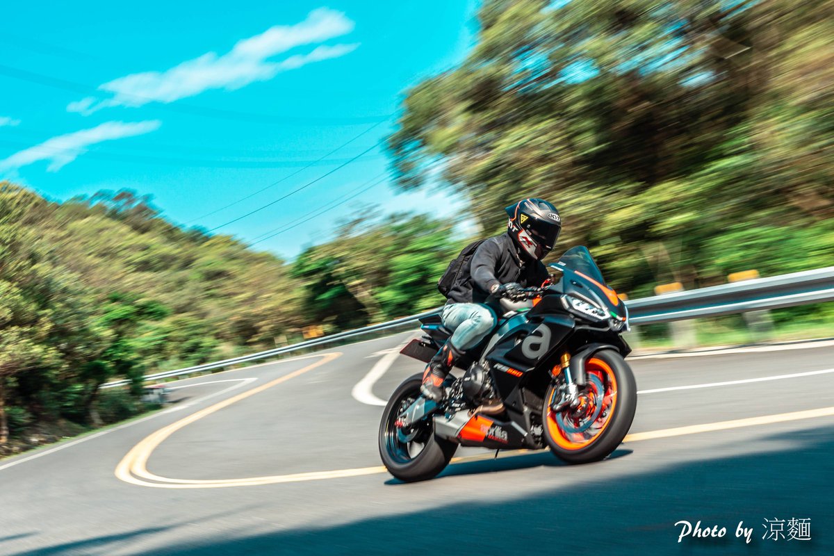 aoke86's tweet photo. 唉呀呀...
沒時間整理照片啊
#aprilia #rs660 #sportbike #ride #五指山風景區 #追焦 #sony #sonyalpha #a6000 https://t.co/UkOYmYhC7U