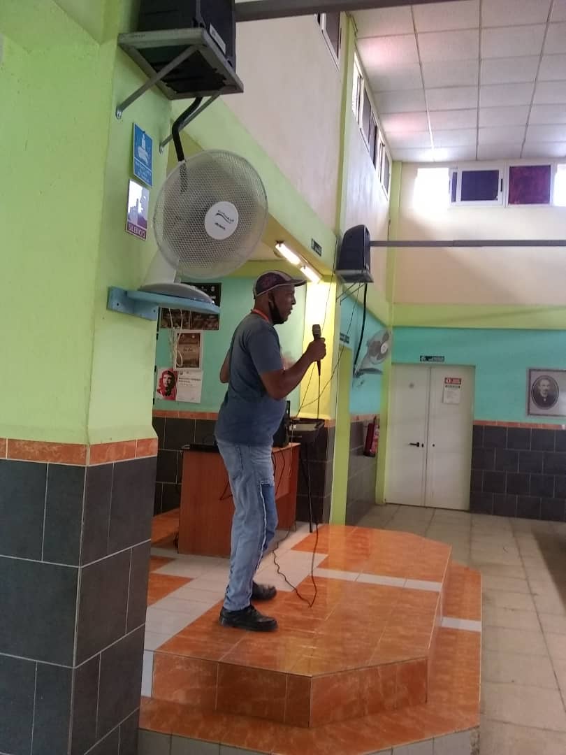 eabtt_c's tweet photo. Actividad cultural con los #tabaqueros en la UEB Tabaco Torcido San Luis en la provincia Santiago de Cuba.
#NuestraFortalezaeslaHerencia
#culturatabacalera https://t.co/DxxN0Tq0l7