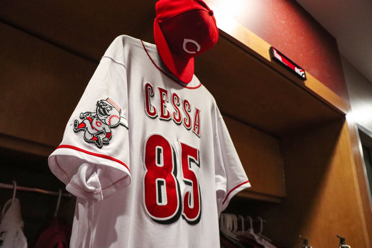 Reds's tweet photo. ⚪️ So Fresh, So Clean ⚪️

#RedsThreads ╳ #RedsOpeningDay https://t.co/67rf4KMUcs
