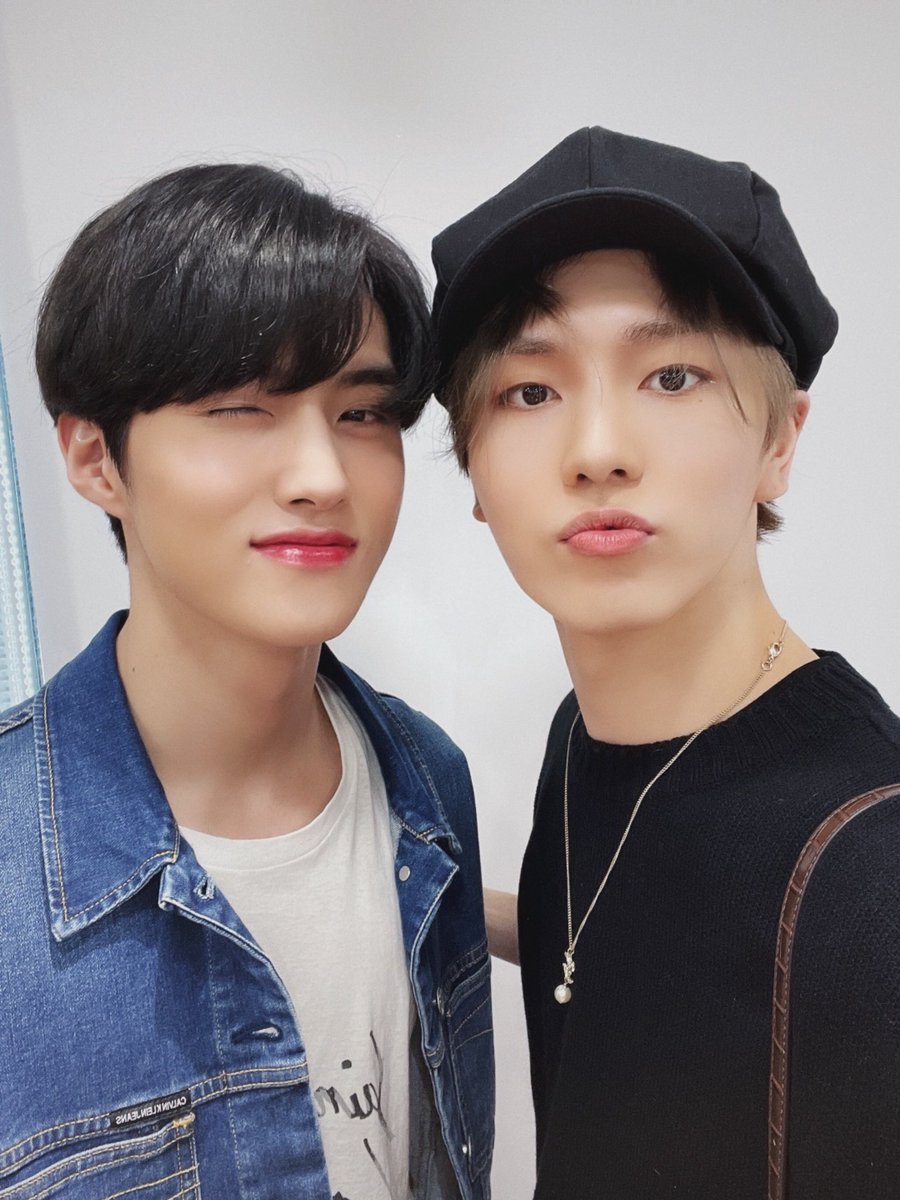 2gguarchive's tweet photo. one year ago, hyunggu posted the last 2ggu selcas that we have, so non happy anniversary to the last 2ggu selcas 

 :  #펜타곤 #여원 #YEOONE #키노 #KINO @CUBE_PTG https://t.co/UGenF7vdxZ