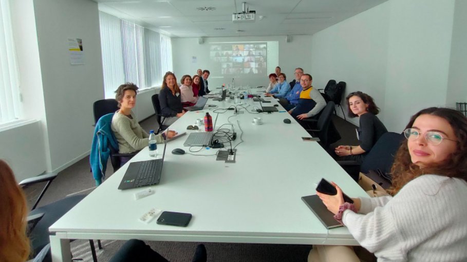 FruitvegEUROPE's tweet photo. 📢Today our Secretary General attended the #CoFresh workshop, an event organised by the @WUR
✅They presented the results of WP1 “Identification, analysis and design of innovative and sustainable agri-food value chains".
#foodvaluechains #innovation #sustainableagriculture https://t.co/YPHIzI7G2P