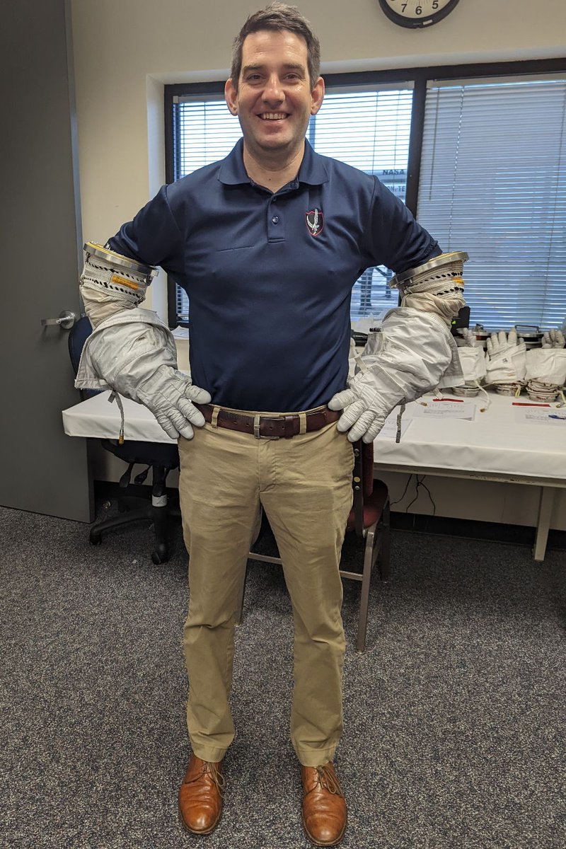 Did a space suit glove fit in the vacuum chamber last week. The suit engineers and suit technicians do an incredible job to get to a great fit. Awesome team effort as I take the first steps towards training for spacewalks!