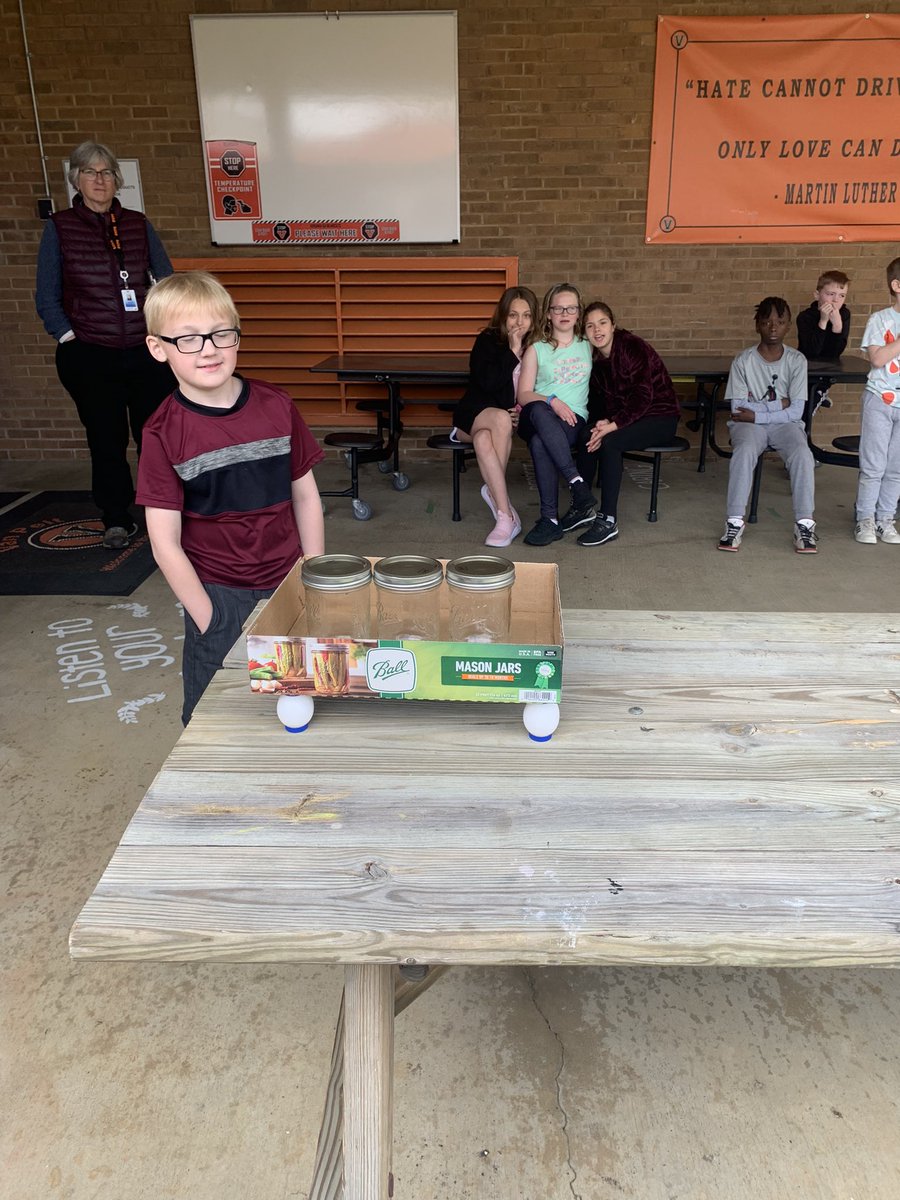 MrsGRichmond's tweet photo. B180 Spring Break - Having fun with an egg strength experiment! Turns out, eggs are incredibly strong when balanced! @hurtchildadvoc1 @BristolSuper @RADERHOOKED https://t.co/MZvuXJigR9