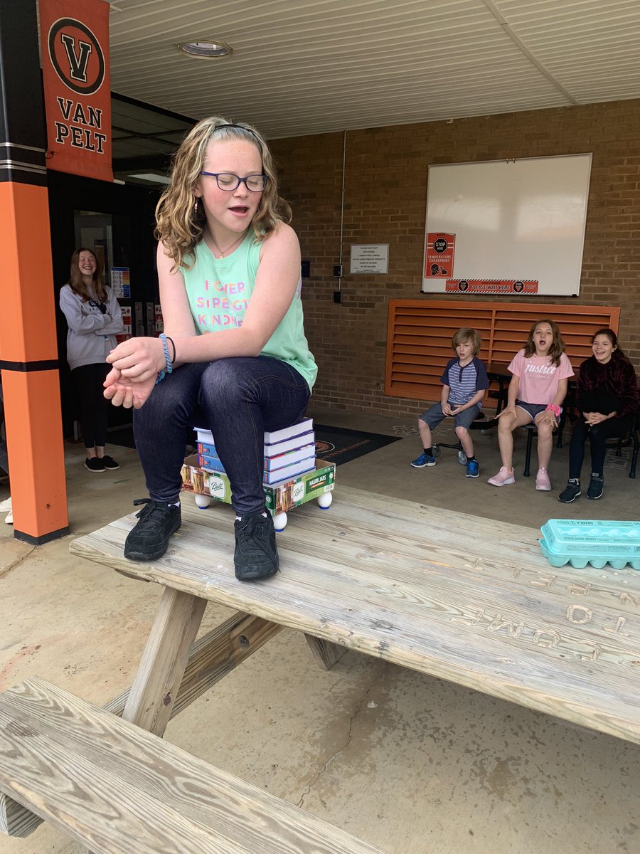 MrsGRichmond's tweet photo. B180 Spring Break - Having fun with an egg strength experiment! Turns out, eggs are incredibly strong when balanced! @hurtchildadvoc1 @BristolSuper @RADERHOOKED https://t.co/MZvuXJigR9