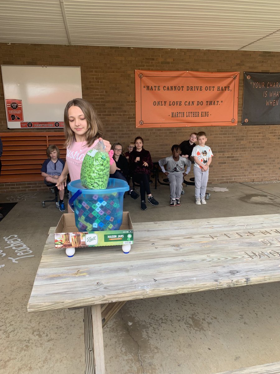 MrsGRichmond's tweet photo. B180 Spring Break - Having fun with an egg strength experiment! Turns out, eggs are incredibly strong when balanced! @hurtchildadvoc1 @BristolSuper @RADERHOOKED https://t.co/MZvuXJigR9