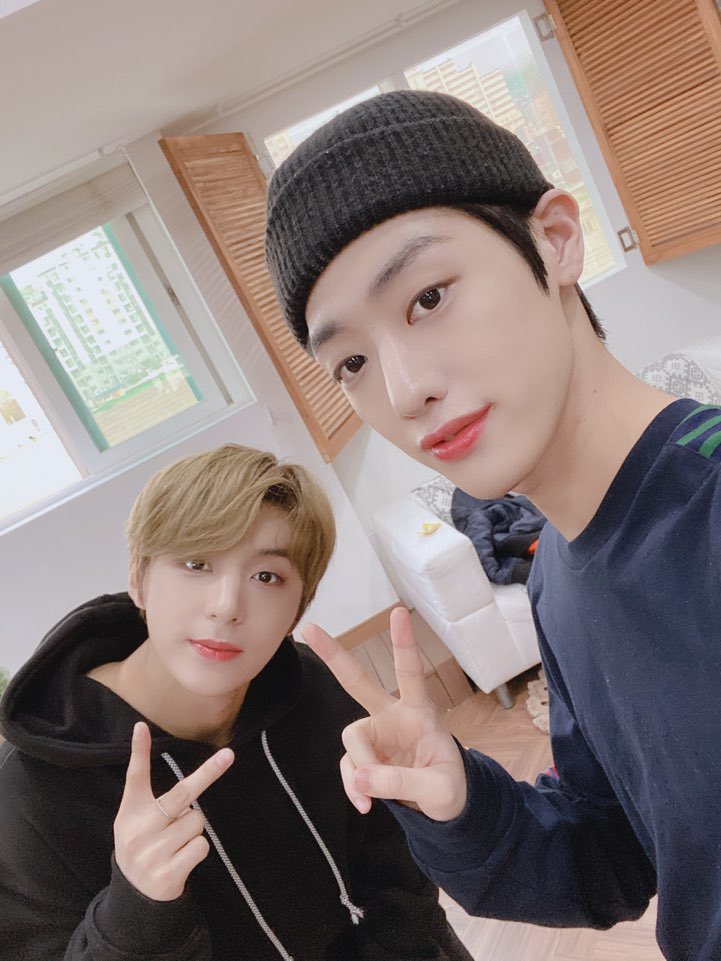 daeyoonthinker's tweet photo. happy birthday our youngtaek~ 🥳thank you for being born and i hope we get to hear more songs from you, our great composer! 💝

#아기_병아리_영택이_생일_삐약삐약
#OurOasisYoungtaekDay #GoldenChild #골든차일드 @GoldenChild @Hi_Goldenness https://t.co/hqGf9uXSjh