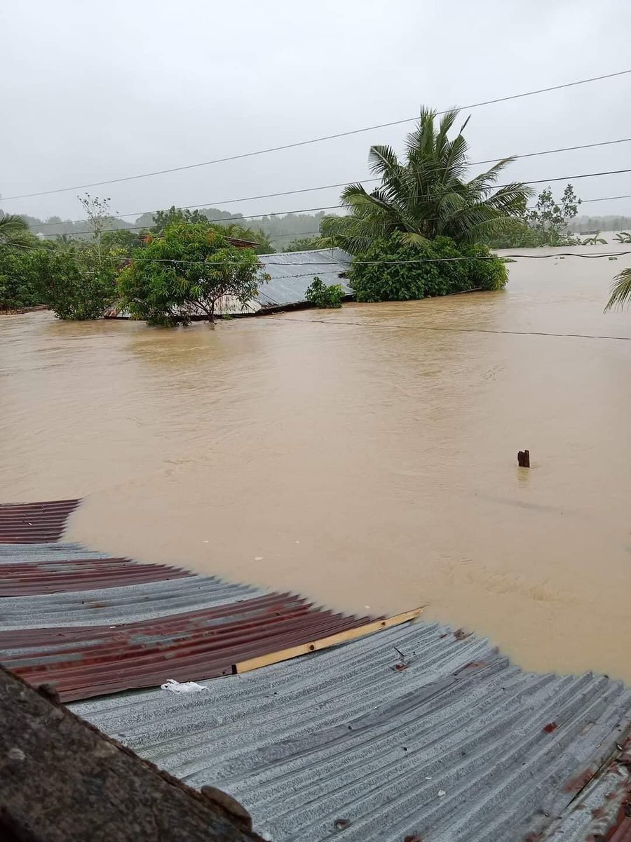 shekenniken's tweet image. ‼️my province needs help please po we&apos;re using tags to trend somehow, to get the attention of the public to ask for help please po, most of the areas in Capiz are submerged in water already, again, your retweets are much appreciated, SLMT 

#CapizNeedsHelp
#AgatonPH