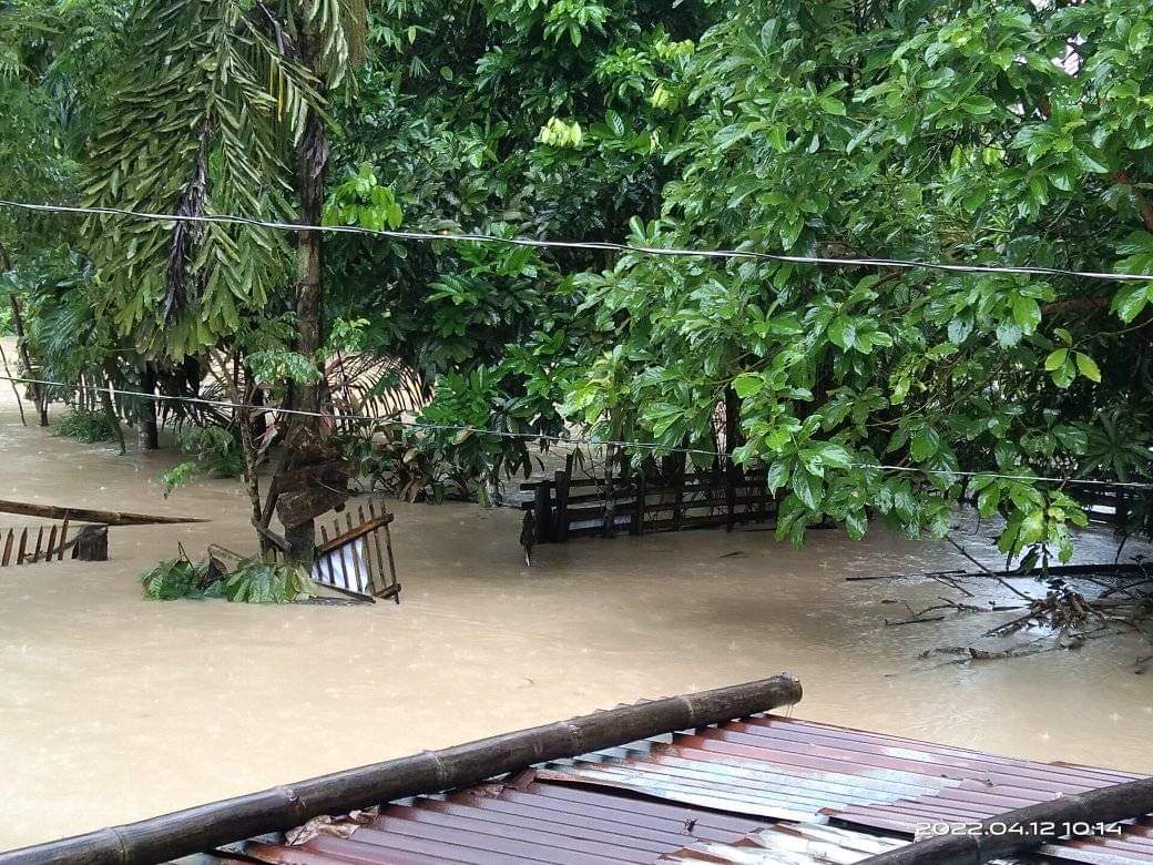 shekenniken's tweet image. ‼️my province needs help please po we&apos;re using tags to trend somehow, to get the attention of the public to ask for help please po, most of the areas in Capiz are submerged in water already, again, your retweets are much appreciated, SLMT 

#CapizNeedsHelp
#AgatonPH
