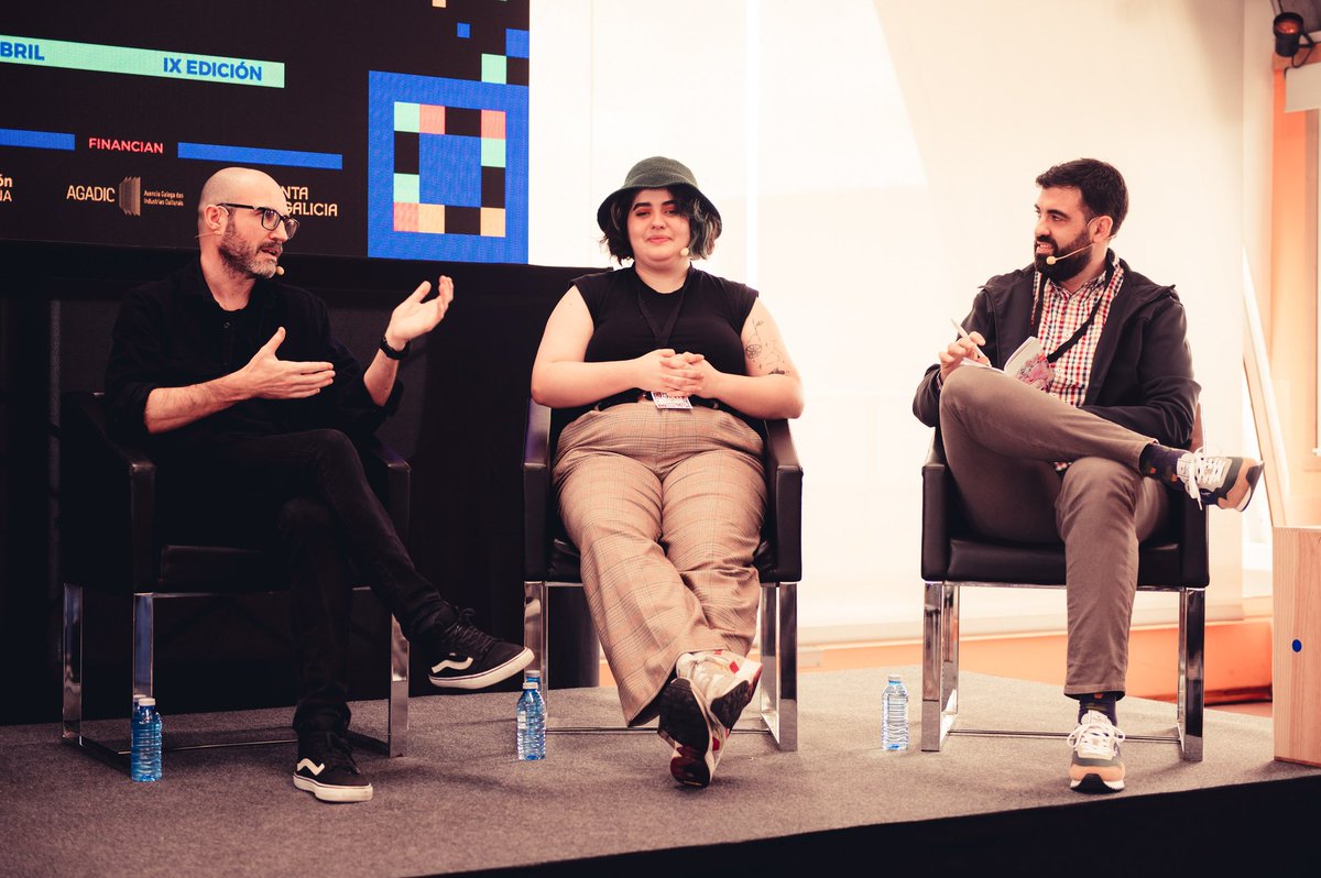 ghanito's tweet photo. Nas fotos que fixo #LeoLópez📸 no #Interplay2022 aparezo moi intenso.
Moi ben o pasei! ☺️
Marta Salicrú foi moi riquiña e estivo falando connosco un anaco na xuntanza que tivemos os do @podgalego. https://t.co/r6gewQsGBg