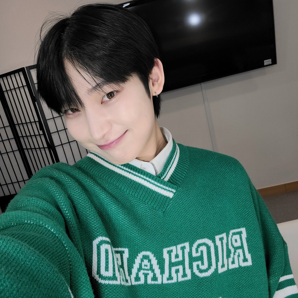 maffevoritewon's tweet photo. @ENHYPEN_members [TRAD] 220412

Buenas noches por hoy también 💚

#SUNOO #SunoosSelcaCollection  #GoodNight #ForTodayToo #GoodNightie

@ENHYPEN_members @ENHYPEN #ENHYPEN #엔하이픈 https://t.co/qgTJQFynqn