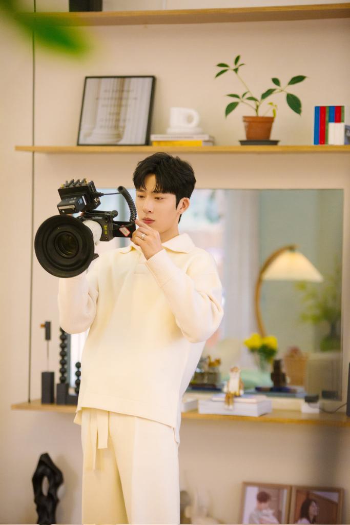 cdrama_update's tweet photo. 220412 #JingBoran Studio weibo update for Variety show #WelcomeBacktoSound2   

More pics - https://t.co/cWAaB5OFah 

#井柏然 #朋友请听好2 
#井柏然朋友请听好2 https://t.co/rXhTfVUKEa