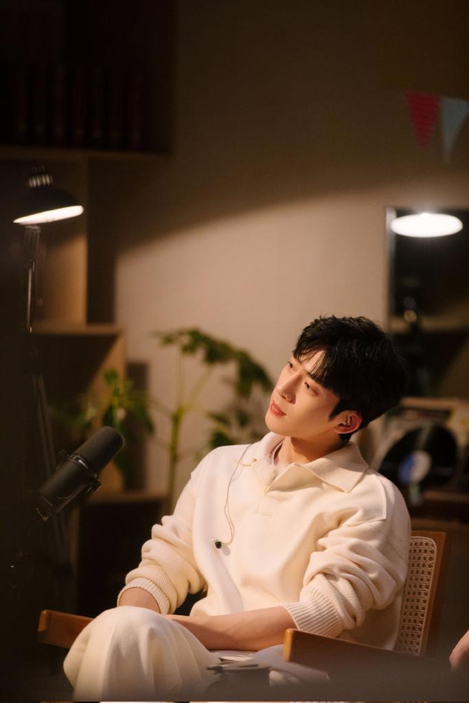 cdrama_update's tweet photo. 220412 #JingBoran Studio weibo update for Variety show #WelcomeBacktoSound2   

More pics - https://t.co/cWAaB5OFah 

#井柏然 #朋友请听好2 
#井柏然朋友请听好2 https://t.co/rXhTfVUKEa