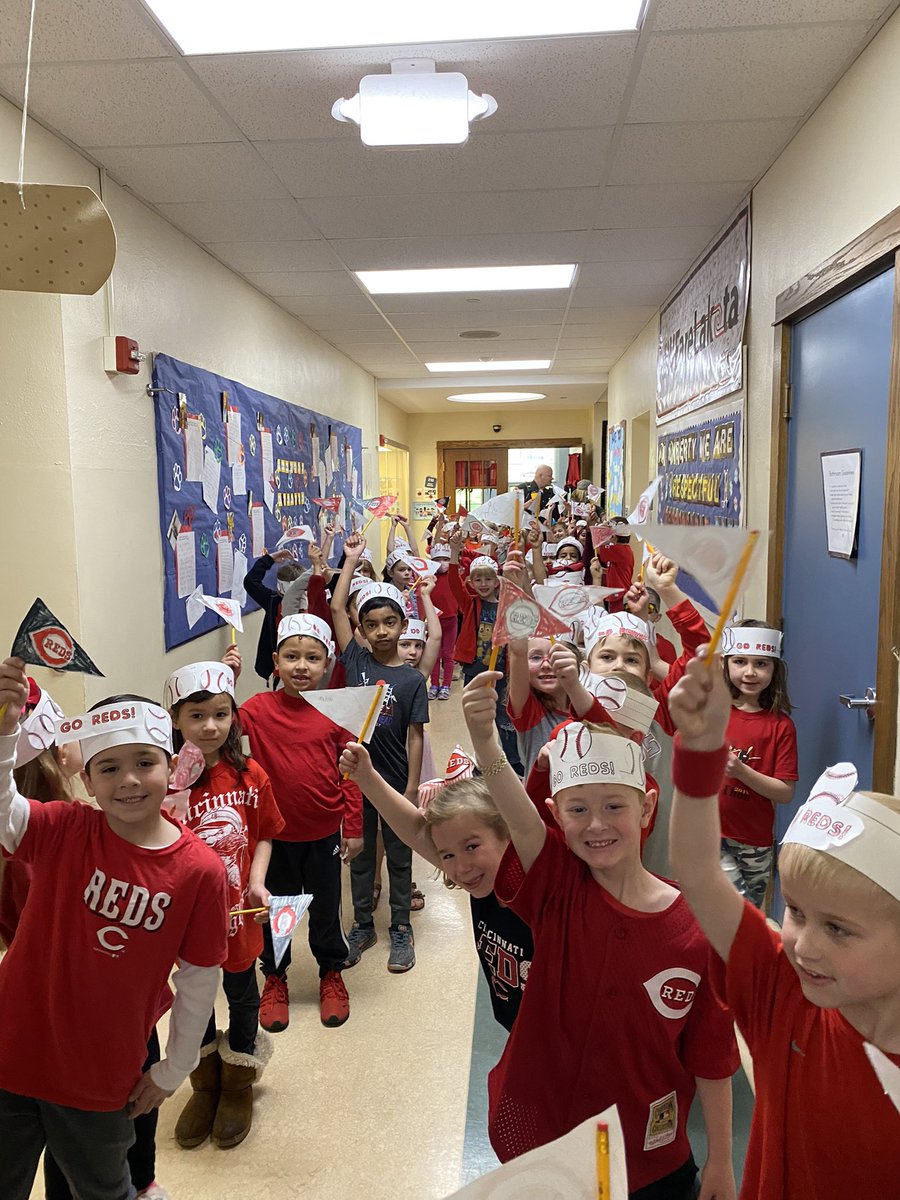 LibertyKinder's tweet photo. So excited for REDS opening day! @LakotaDistrict @LibertyECS @Reds https://t.co/U20wPbozbA
