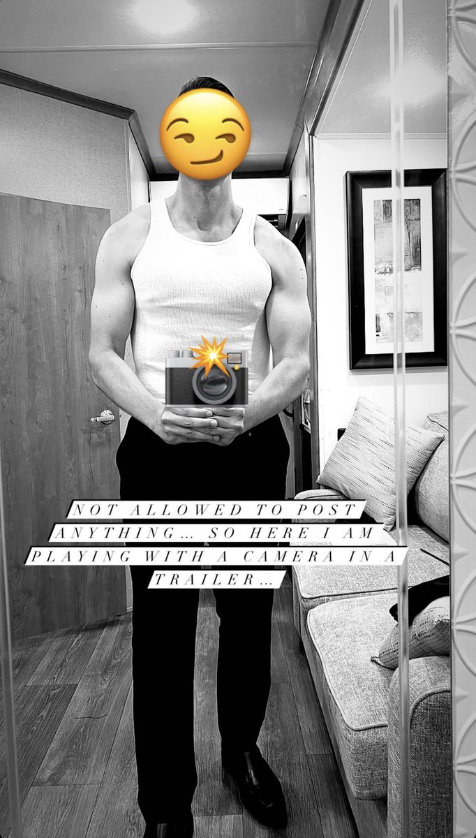 PiccolaMafs's tweet photo. Dios si este hombre ya está (maybe, no aseguró) vestido para Drew vdndbdmdnfndndbdndbdndndmdbdmdndmdndmdndmdbdmdbdnfbdkdbdkdbdkdndmdbdndnd lo que veo me tiene babeando 🥴💜💜💜 es que amo su entusiasmo 🤏🏻🥺 #JayHector #ThisMan #ThisManMovie https://t.co/r5q80kZ5A6