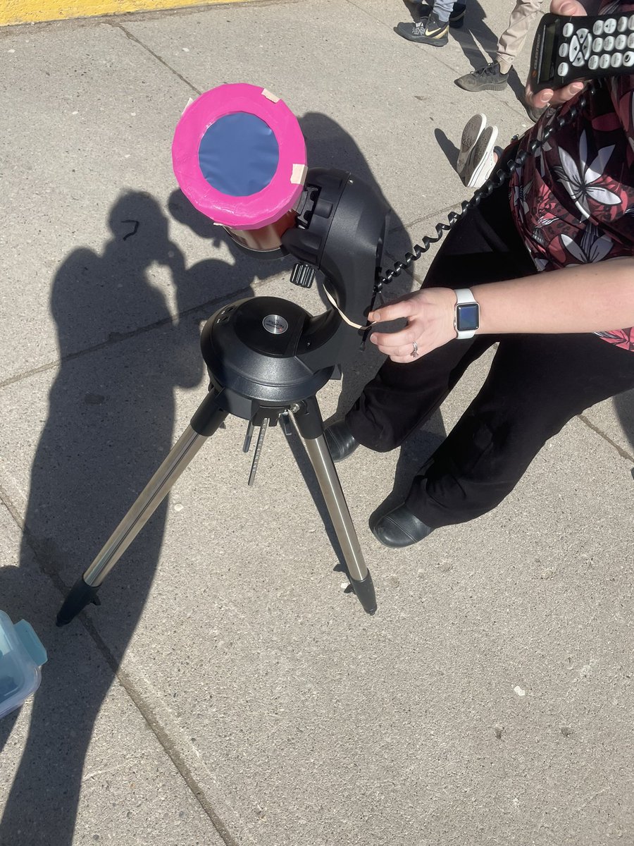 Looking for sunspots with <a href="/KatelynBeecroft/">Katelyn Beecroft</a>, our out of this world guest in de-streamed science this morning. ☀️ 🔭