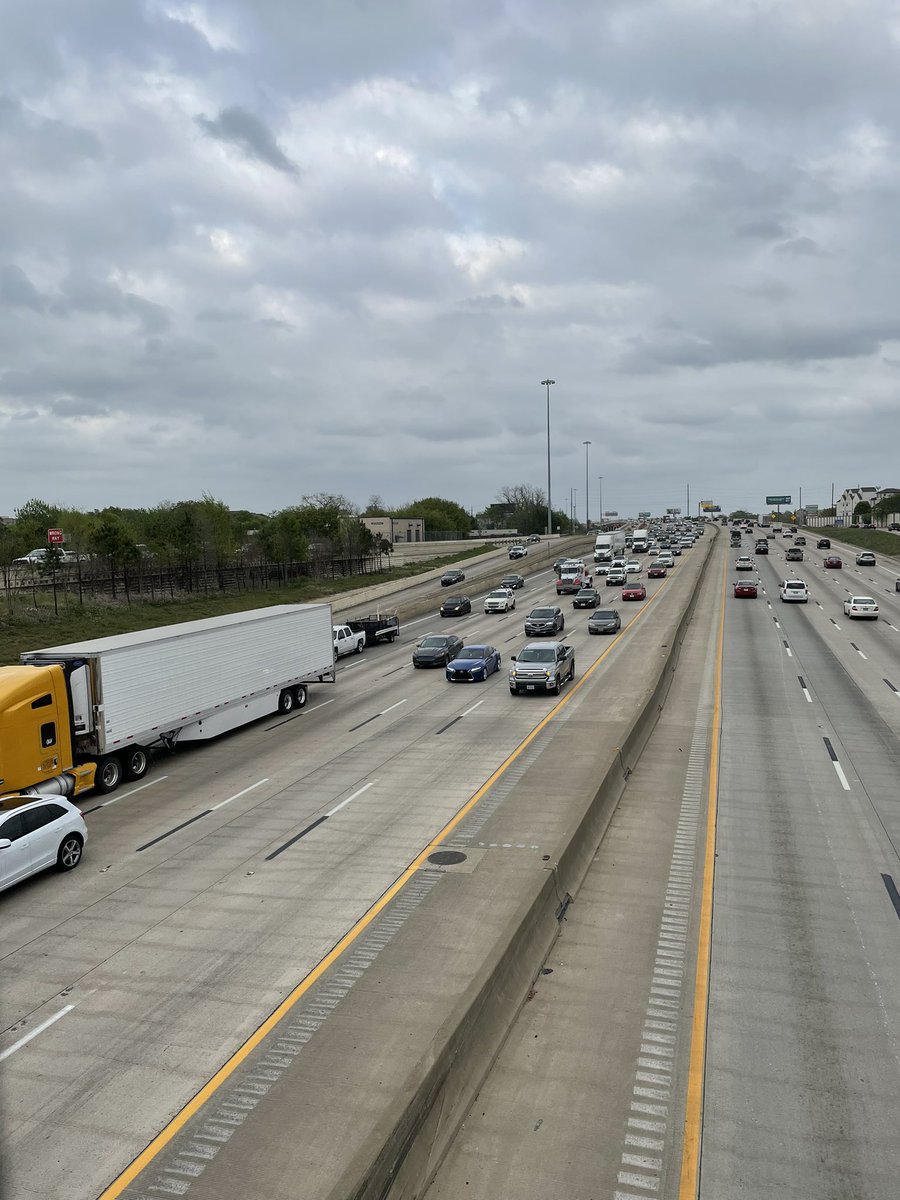 AgustinOrozcoL's tweet photo. If we care so much about truck drivers, why do we FORCE them to drive along side thousands of cars transporting only one person.
#brokentransportationsystem https://t.co/3wL9IytWVu