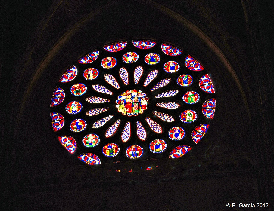 Maravillas que te encuentras en la Catedral de León... 
vía <a href="/carroza13/">Roberto García</a>