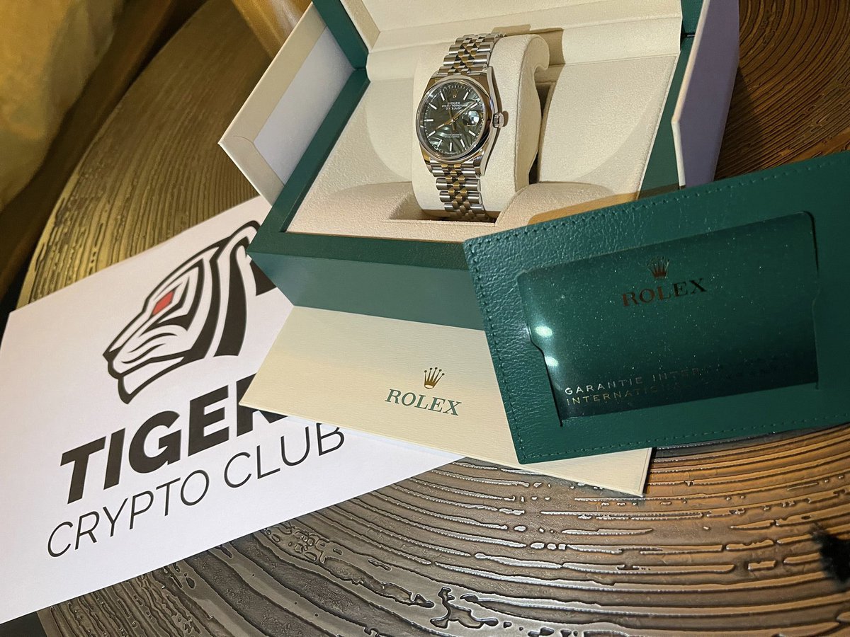 Let’s enter our last giveaway, unique opportunity to win : 

➡️ Rolex Datejust “Palm”

OR

➡️ $18,500 in ETH at the time of the winner pick

To enter our Giveaway let’s follow this link : givelab.com/q6c9oX/giveawa…