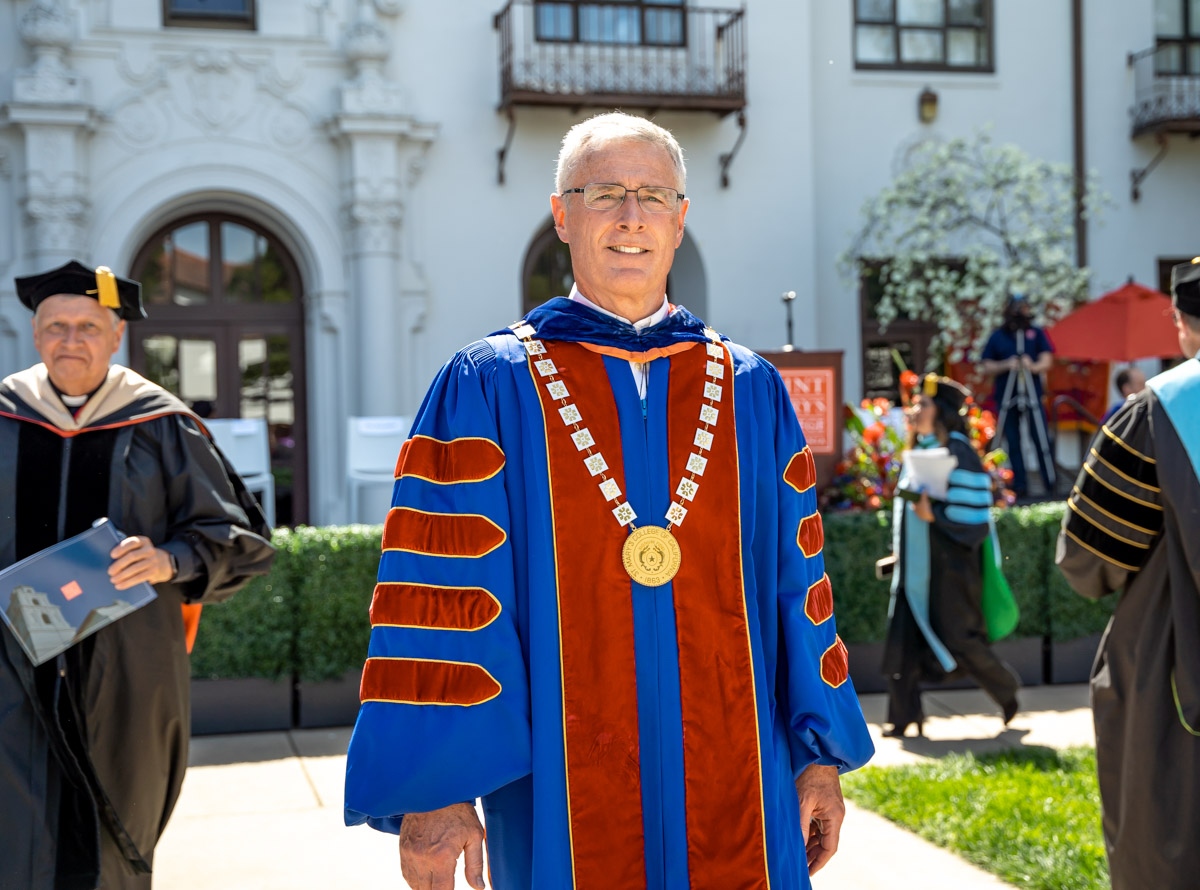 stmarysca's tweet photo. It's official! The Inauguration of Richard Plumb, PhD as the 30th President of Saint Mary's College took place on a very sunny Friday afternoon. Many in the community gathered to watch the official installation ceremony. #alltogethermore #gogaels #gaelsrise https://t.co/gQ05LYkifb