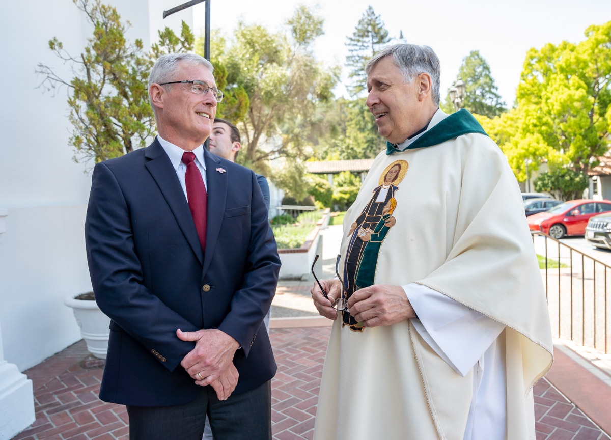stmarysca's tweet photo. It's official! The Inauguration of Richard Plumb, PhD as the 30th President of Saint Mary's College took place on a very sunny Friday afternoon. Many in the community gathered to watch the official installation ceremony. #alltogethermore #gogaels #gaelsrise https://t.co/gQ05LYkifb