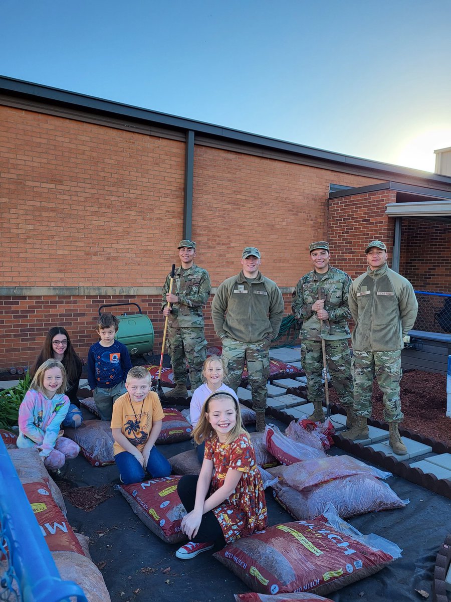 #sheppardjets #gardening Kids gardening #HealthyEnvironmentForAll #iamwfisd