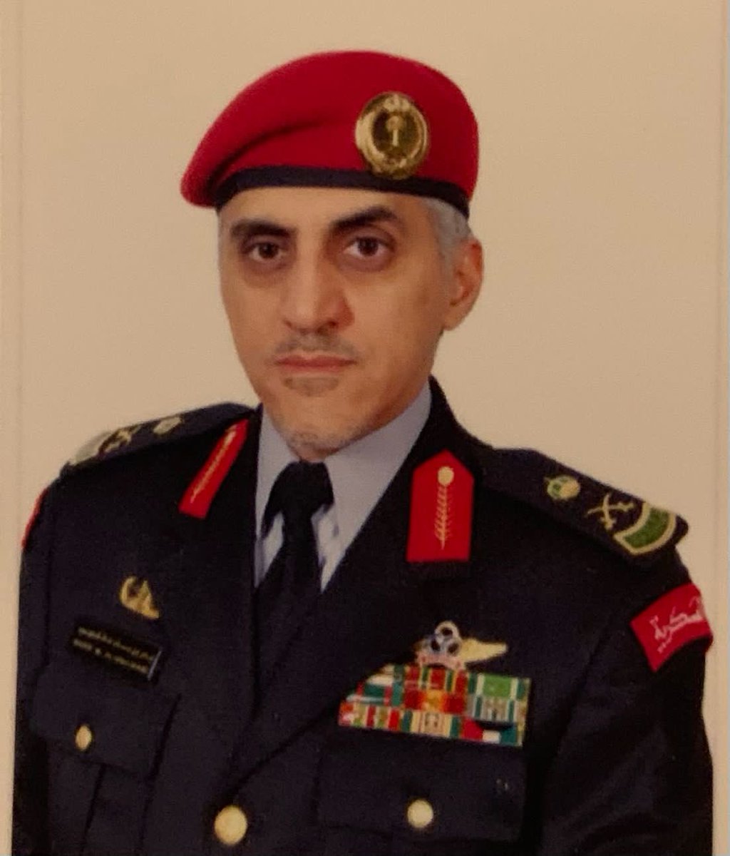SaudiDecisions's tweet photo. صدور الامر الملكي الكريم بترقية العميد بدر بن مساعد الشلهوب إلى رتبة لواء بوزارة الحرس الوطني. https://t.co/6UgksKAJ3A