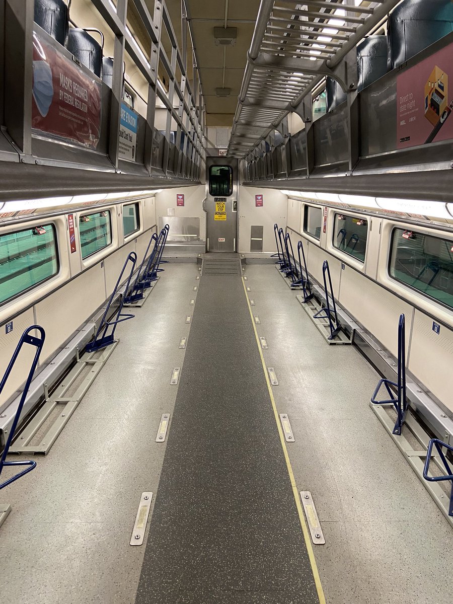 max_potthoff's tweet image. How long!? How long has Metra had a bike train? 🤤