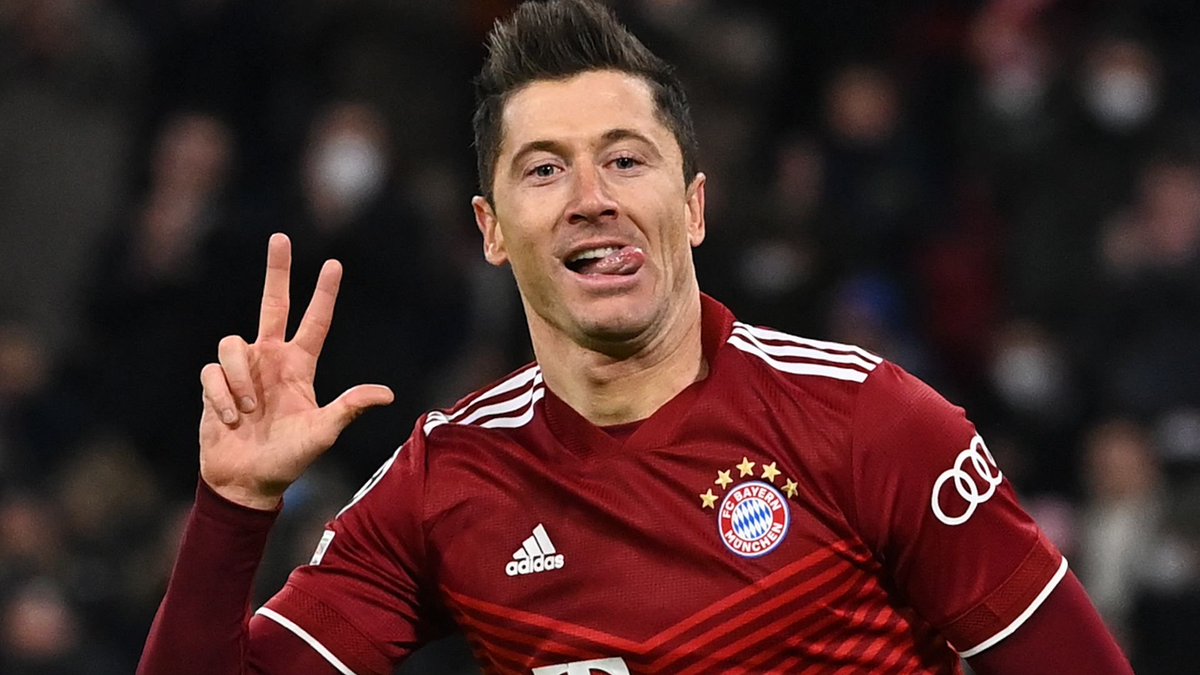 🕕Min 52' GOOOOOOOL DEL BAYERN #UCL

🔴#BayernMunich (1) 🆚 (0) #Villarreal🟡

⚽ROBERT LEWANDOSKI 

(G: 1-1)
.
.
#golchapin