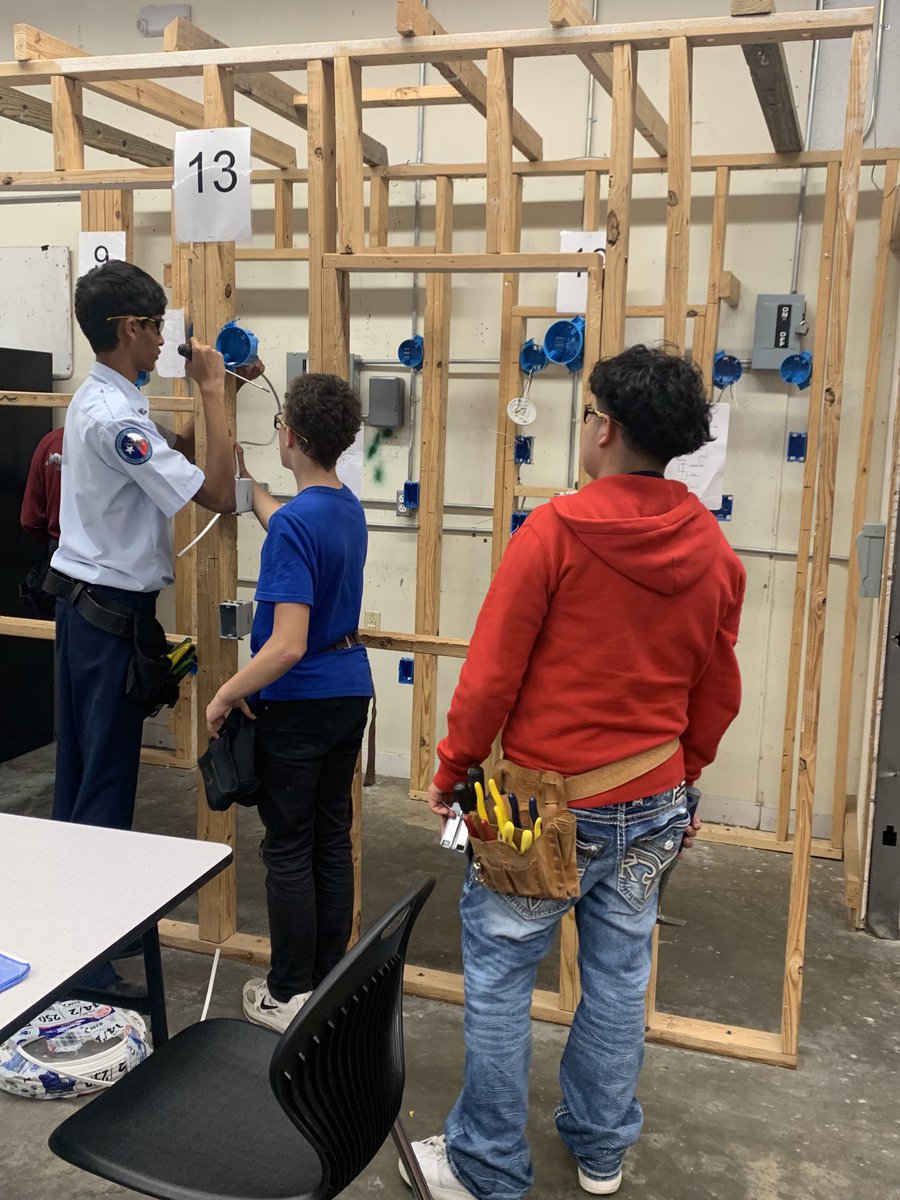 CoachWi06100830's tweet photo. As a teacher, I know I’m making progress with the students when there is peer teaching going on. Student collaboration at work!! https://t.co/IHB3vjDeS1