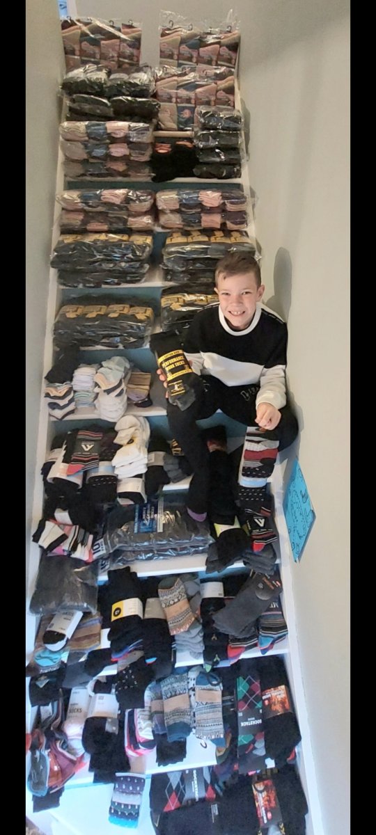 SimonCommScot's tweet photo. The final total from our young supporter Ruaridh's #socksinabox appeal is in! 716 pairs of socks! π§¦
We'll be meeting Ruaridh and his Mum Emma @Emzrnld soon and we'll start distributing them to people we support.
So Ruaridh & Emma can get back up their stairs!
Thanks so much! https://t.co/s0q4GmqSWv