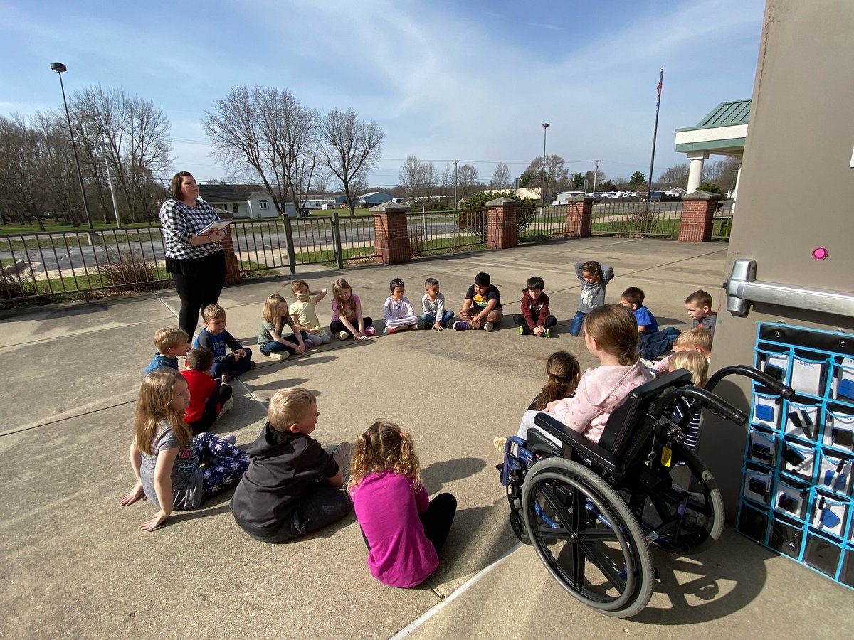 Miss Seel’s Kg class has been taking advantage of the weather! Today, they used our courtyard space to work on phonemic awareness!

If you know or have a student who is eligible for Kg for the 2022/2023 school year - please call our office so they can attend our Round-Up on 5/5.