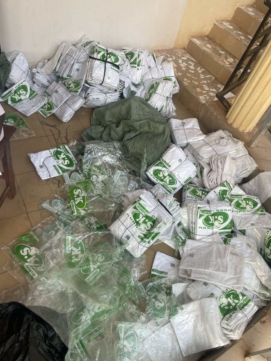 HamidousifD's tweet photo. Confection des #Tshirts des #Assises_Nationales pour la région administrative de Kankan.
Merci au #MATD pour la confiance et grand merci 🙏 à tous nos clients.
👉Jeter un œil sur notre site : https://t.co/pd0FpsYBuJ
+224625363738
#T-shirt
#Assises_Nationales
#MATD https://t.co/0TVjRV1coL
