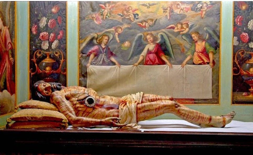 tonihalamadrid's tweet photo. @princesatesa1 Sorpréndete.Cristo eucarístico de Becerra,1564 ( en el costado se coloca la Sda Forma) del Monasterio de las Descalzas Reales.El Viernes Santo procesiona por el interior con el sonido de una carraca q lo anuncia. https://t.co/zuieEXQCwk
