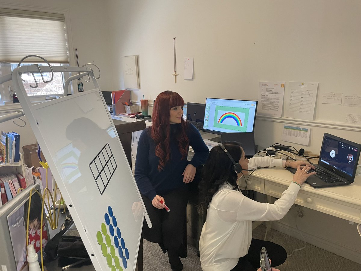 🎥 Our #HCDSBK Virtual School Kindergarten ROCKSTARS ⭐️ in action today ~ thanks to Mrs. Lisowski &amp; Mrs. Bernal <a href="/HCDSBVirtual/">St. Clare of Assisi Virtual School</a> for sharing their learning space with us today! <a href="/LisowskiBernal/">Mrs. Lisowski & Mrs. Bernal</a>