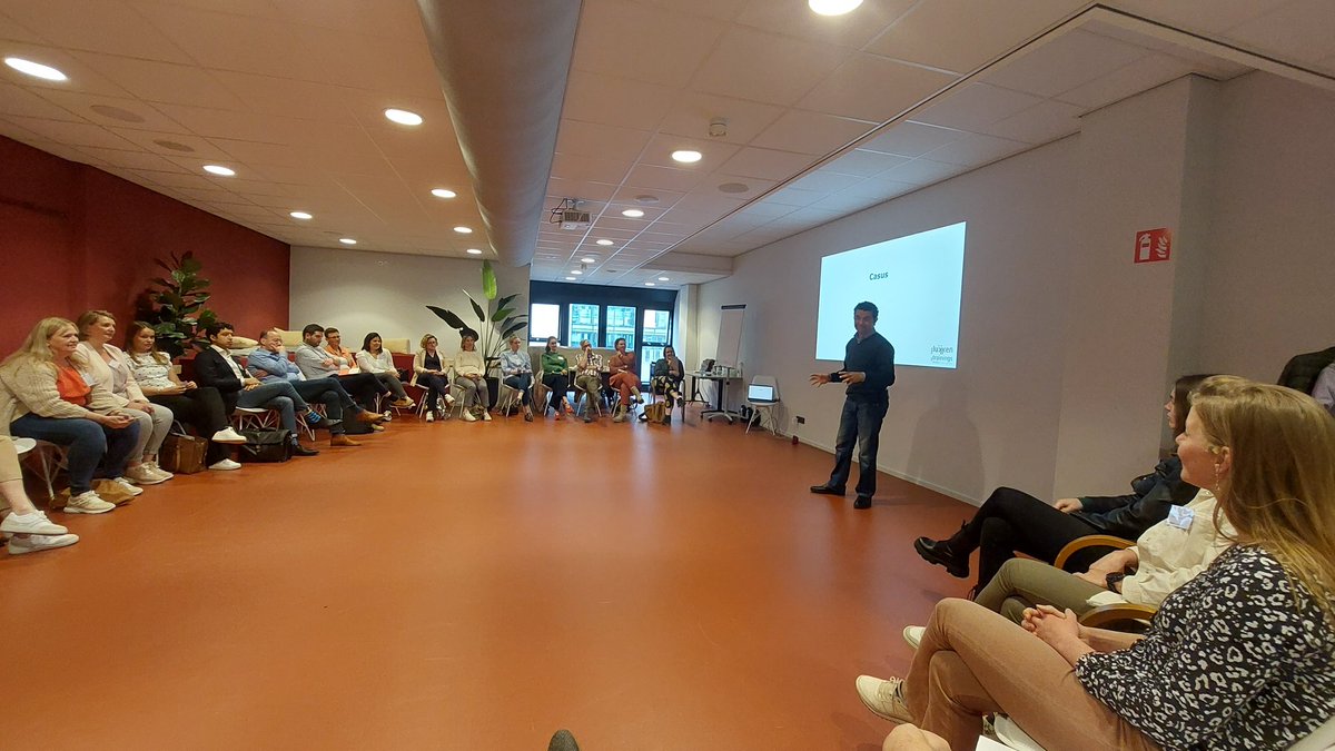 Vandaag een erg leuke en leerzame workshop 'woordvoering' gehad van @Youssef_Eddini Veel gelachen (learning by mistakes 😉), veel tips gehad (gelukkig ook al bekende) en leuke collega-woordvoerders uit het land ontmoet.