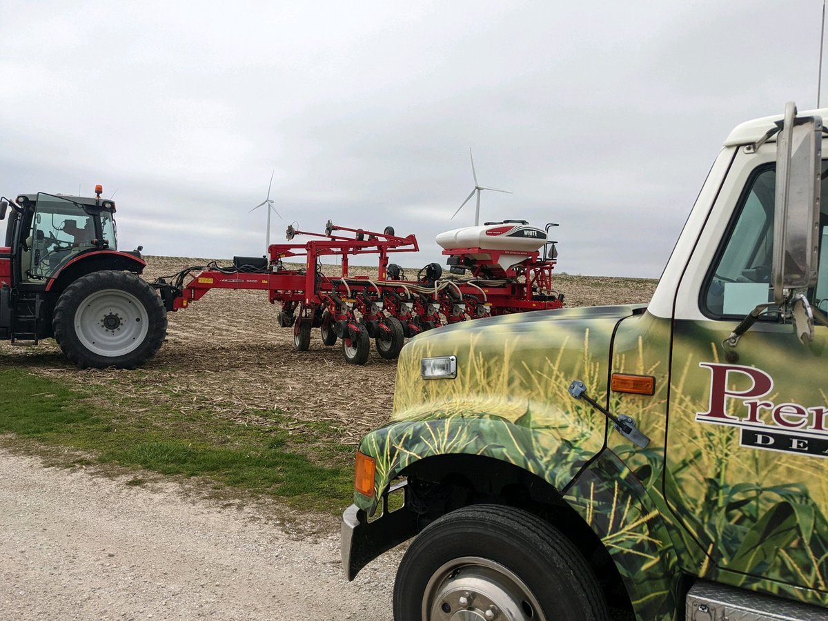 BottomLineSolu1's tweet photo. And the planter checks keep happening…Planter number 3 with @PrecisionPlant #vDrive #DeltaForce health checks over & ready for a good season ✅ Planter number 4 with #RowFlow and @AgLeaderTech clutches ready to go✅.
#TrustBLS
#BLSYourPrecisionAgSource https://t.co/pc9hKJElMC