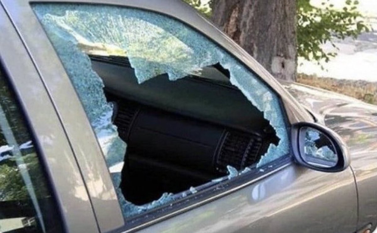 LeekDuck's tweet photo. y'all be careful out there. my friend had a bundle of incense on the console, they broke into her car and left 4 more. https://t.co/gouC4u3rRa