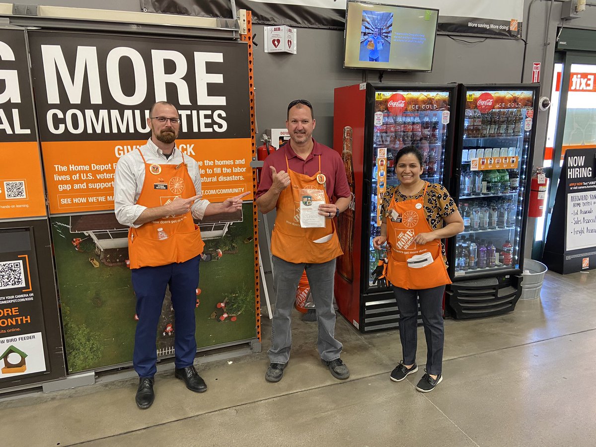 #SafetyTakesEveryONE Thank you to IF Capt. Jeff Greene at #475. A great visit and walk with Jeff, truly appreciate his engagement with the #InFocus team and store safety👏 <a href="/judes0401/">Judy Rogers</a> <a href="/KizzarJeff/">Jeff Kizzar</a> <a href="/DaniStoddert/">Dani</a> <a href="/PabstBen/">Ben Pabst</a> <a href="/KatieCzachor/">Katie Czachor</a>