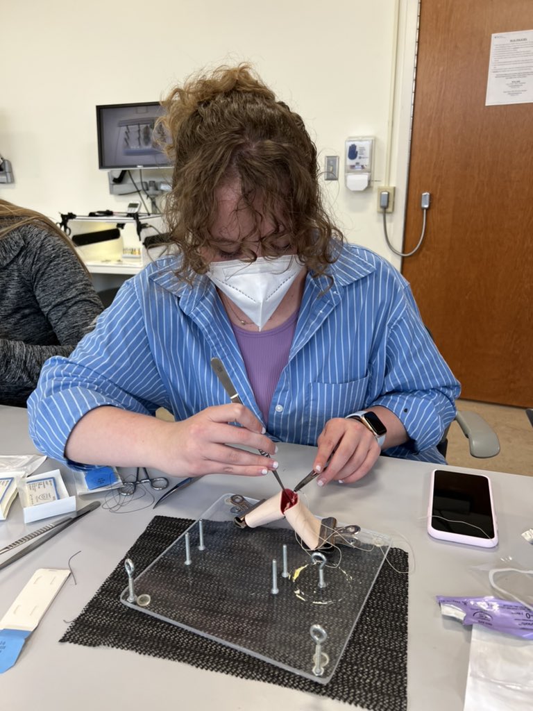 leeschmidt21's tweet image. star course day 2: bad day to be a piece of synthetic bowel 😤 #inthebar #outthebar #acrossthestreet