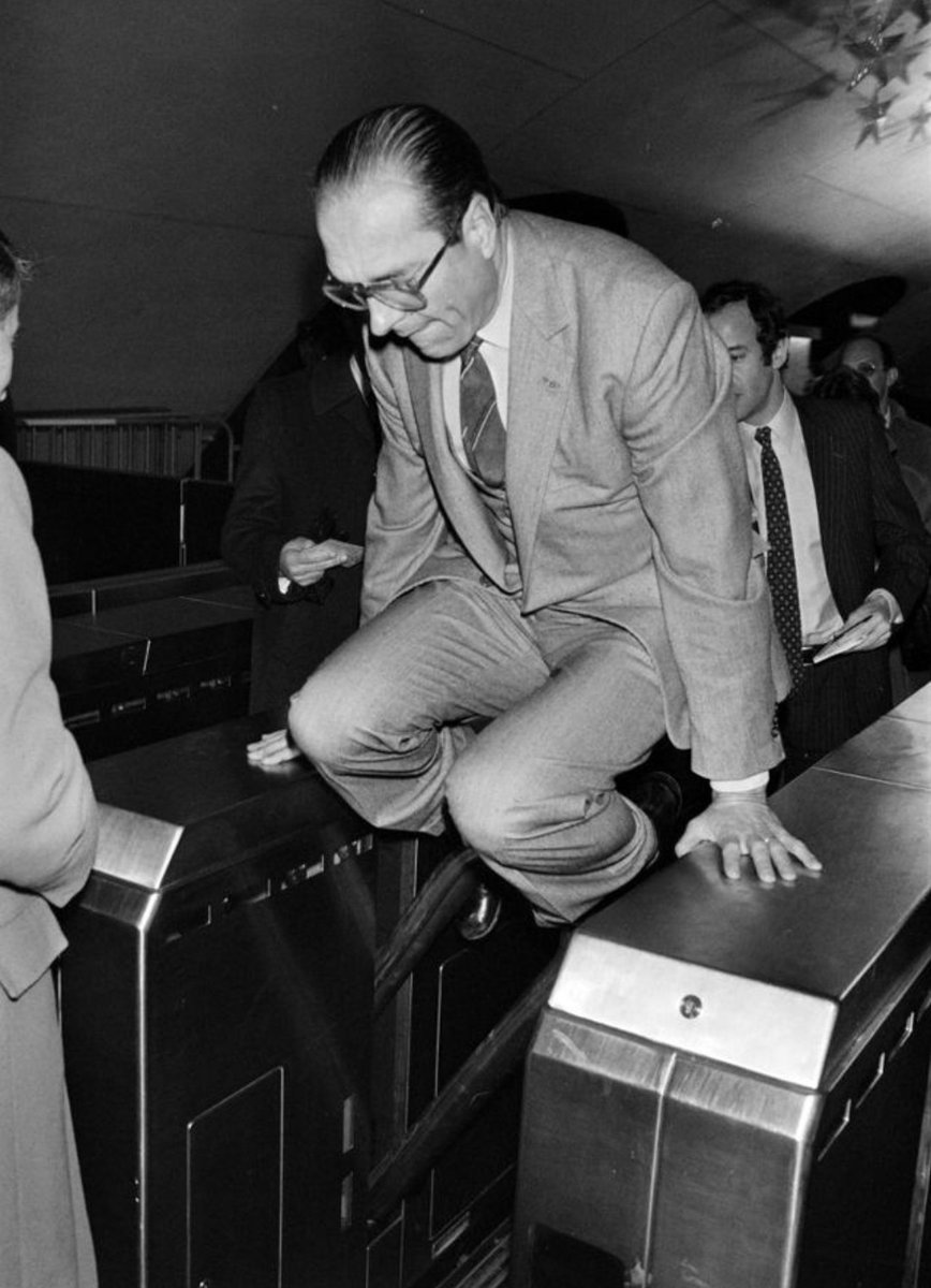 En ce moment crucial pour notre pays, il y a quand même un mec qui me manque terriblement. 
Pour le second tour, je serais absent. 
Pour la 1ère fois en 32 ans, je ne voterais pas. Et je m'en fous.