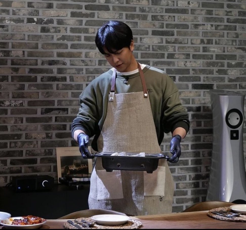 Jeanette_Tupaz1's tweet photo. LEE SEUNGGI OFFICIAL IG UPDATE
𝗛𝗨𝗠𝗔𝗡 𝗠𝗔𝗗𝗘
Human Table / Table Concert
♡ 이승기 x HUMANMADE
🔗 https://t.co/5foAxbnQ8n
#LeeSeungGi #이승기 #HumanMade #휴먼메이드 #HumanMadeOriginal #휴먼메이드오리지날 #HumanTable #휴먼테이블 #TableConcert
Cr: @leeseunggi.official https://t.co/3lYAh5jyQC