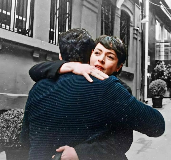 Ben niye sırıtarak izliyorsam 😄😄#MasumlarApartmanı since:2022-04-11_18:10:57_UTC