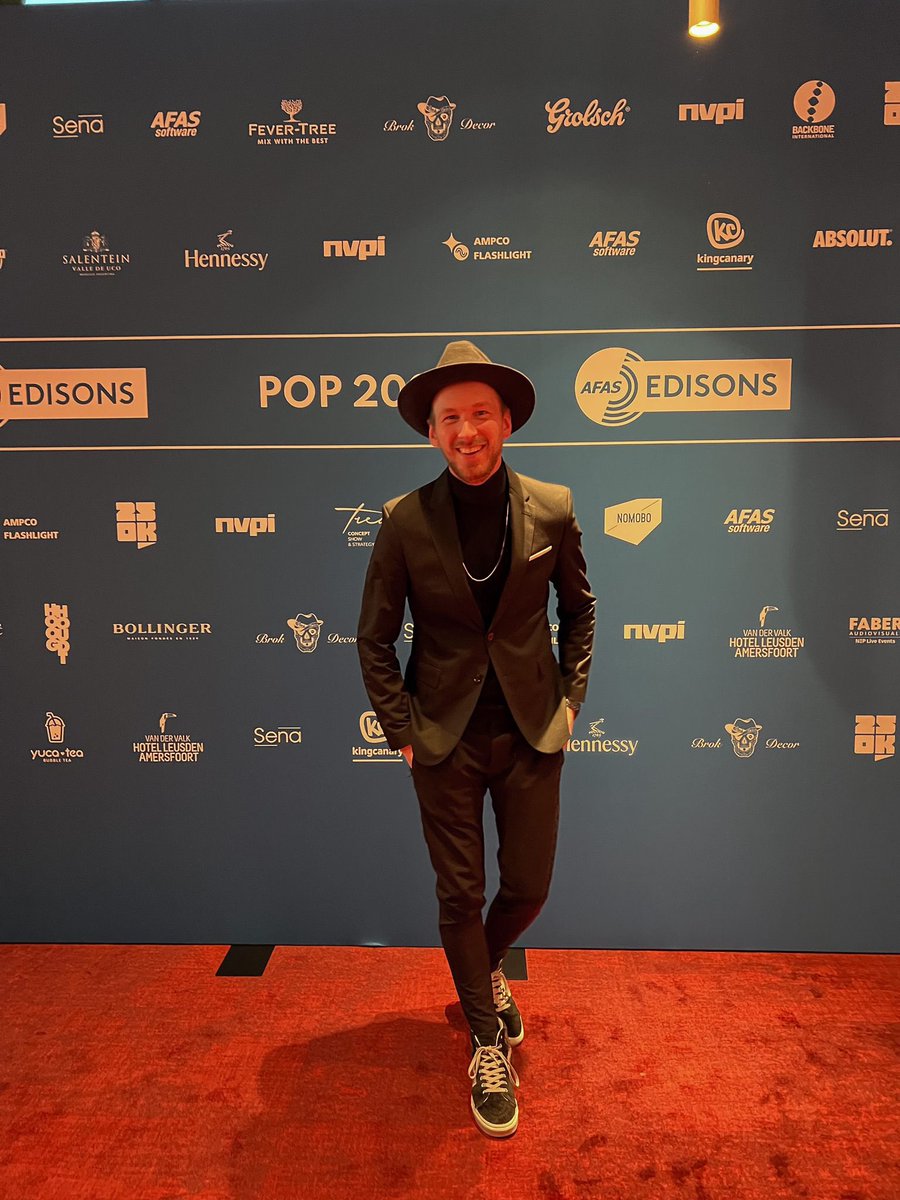 Ikke blij want ik mocht mezelf dit jaar musical director noemen van <a href="/edisonsNL/">Edisons</a> ! SUPER VET 🔥, tot op het laatste moment uitdagend 😅 maar wát was het een mooie avond gisteren ❤️!

Dank aan allen die hier samen met mij aan gewerkt hebben!

#edison #pop #md #show #award #vet #afas