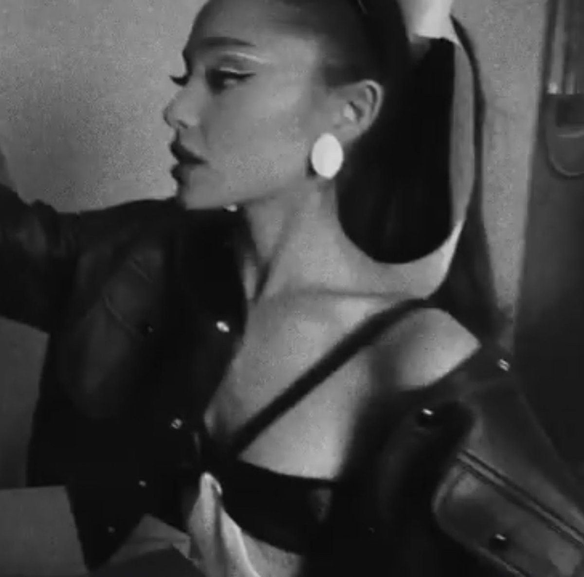 AGrandeSP's tweet photo. Ariana Grande. https://t.co/VGlKbfHzhl