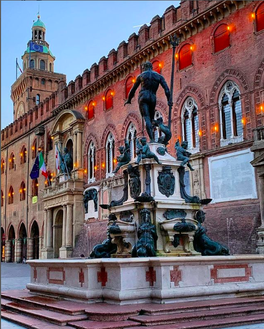 Bologna via IG frunno ⁣instagram.com/p/COQuMRstSm-/ ⁣ #travel #bologna #emiliaromagna #italy #italianholidays #beautyfromitaly