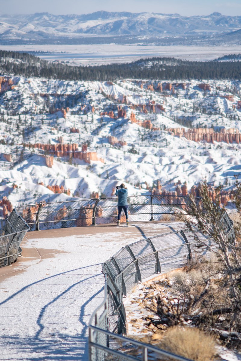 BryceCanyonNPS's tweet photo. 🌬️ Brace yourself--wintry winds are here this week!
We received around 3" (8 cm) of snow, refreshing the park with a thin layer of icy brilliance. Winds will be blustery through Wed, and temps should climb toward 60(F) by the weekend. 
Current conditions:
https://t.co/dDH8ohziWI https://t.co/p9tew6z60Z