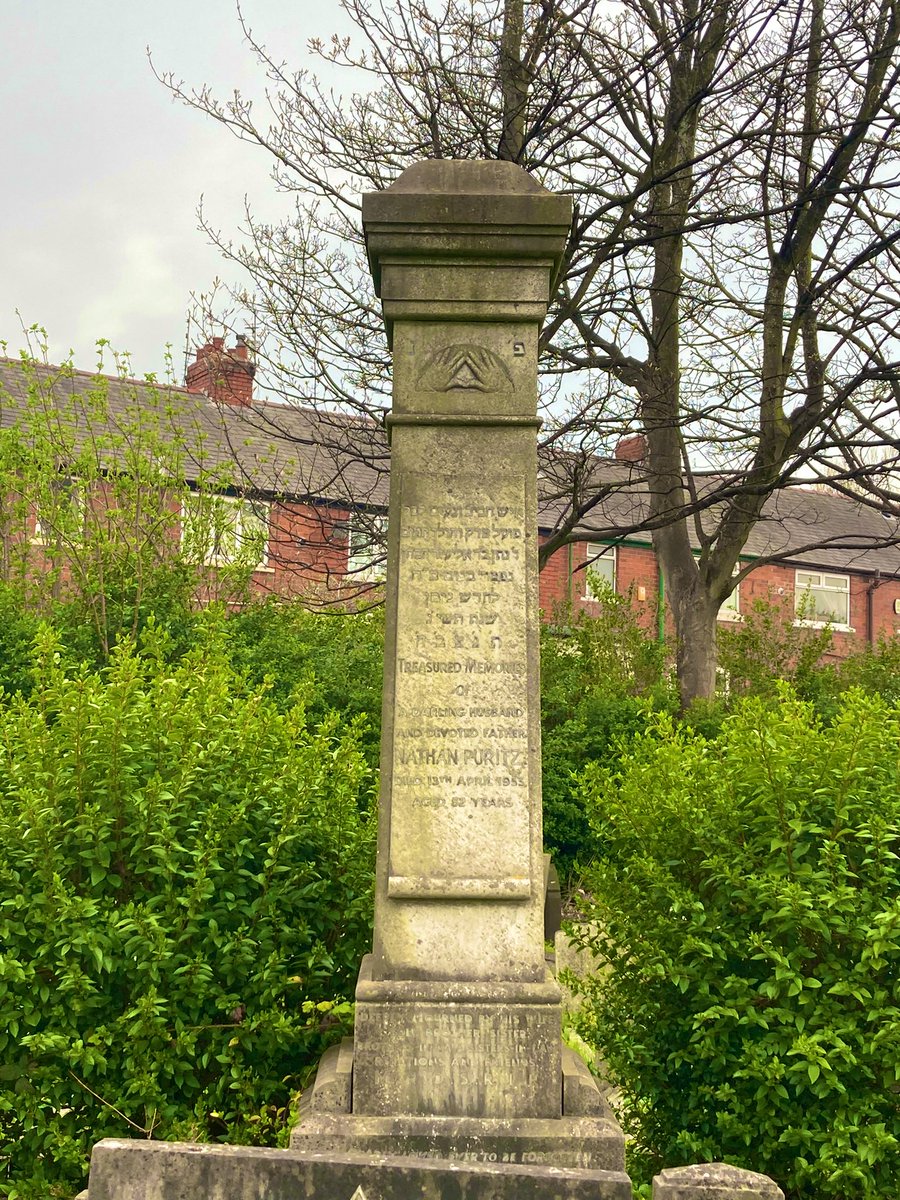 GraveStories's tweet photo. Click the link to visit The Jewish Section of Layton Cemetery, Blackpool, Lancs @JulietteGregson @FORLancashire @DalryCemetery @ListerLaneCem @gardensofsilent @CemeteryClub ⬇️ #cemetery #Lancashire #graves #CemeteryLady 

https://t.co/IWHklIrYdX https://t.co/AJEiaXq61V