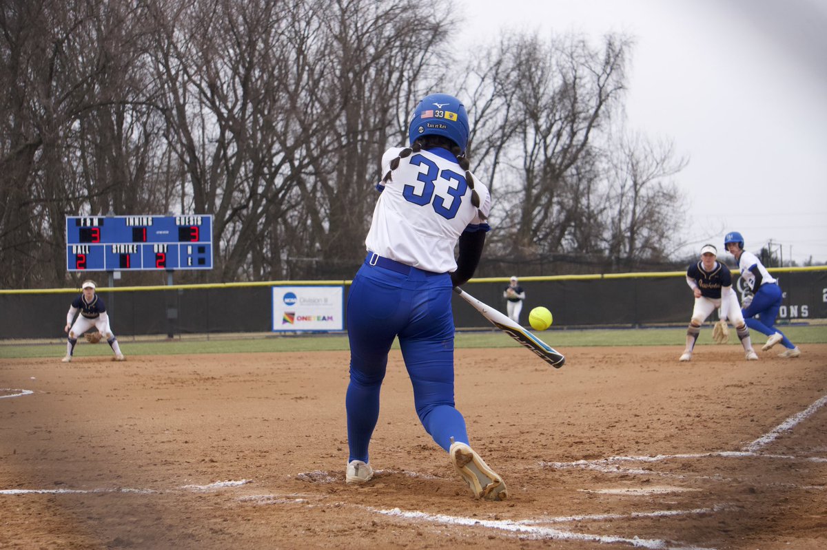 Great weather for a doubleheader ☀️

🆚 Ursinus
🕒 3PM &amp; 5PM
💻 godiplomats.com/links/vr7o95